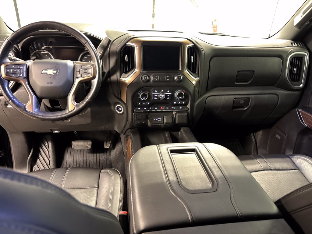 Used 2021 Chevrolet Silverado 1500 High Country w/ Technology Package AWD/4WD image 28