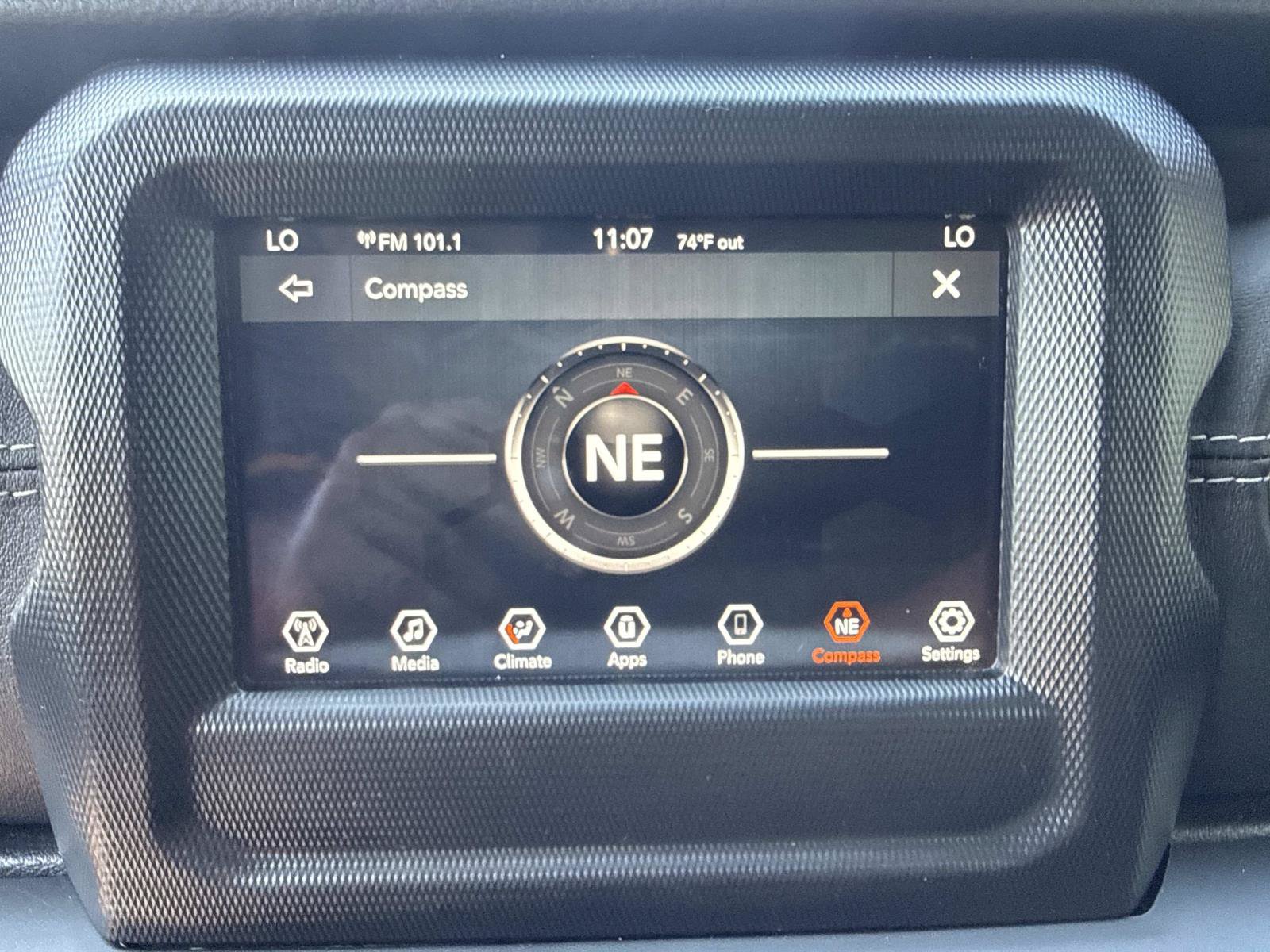 Used 2018 Jeep Wrangler Unlimited Sahara AWD/4WD image 24