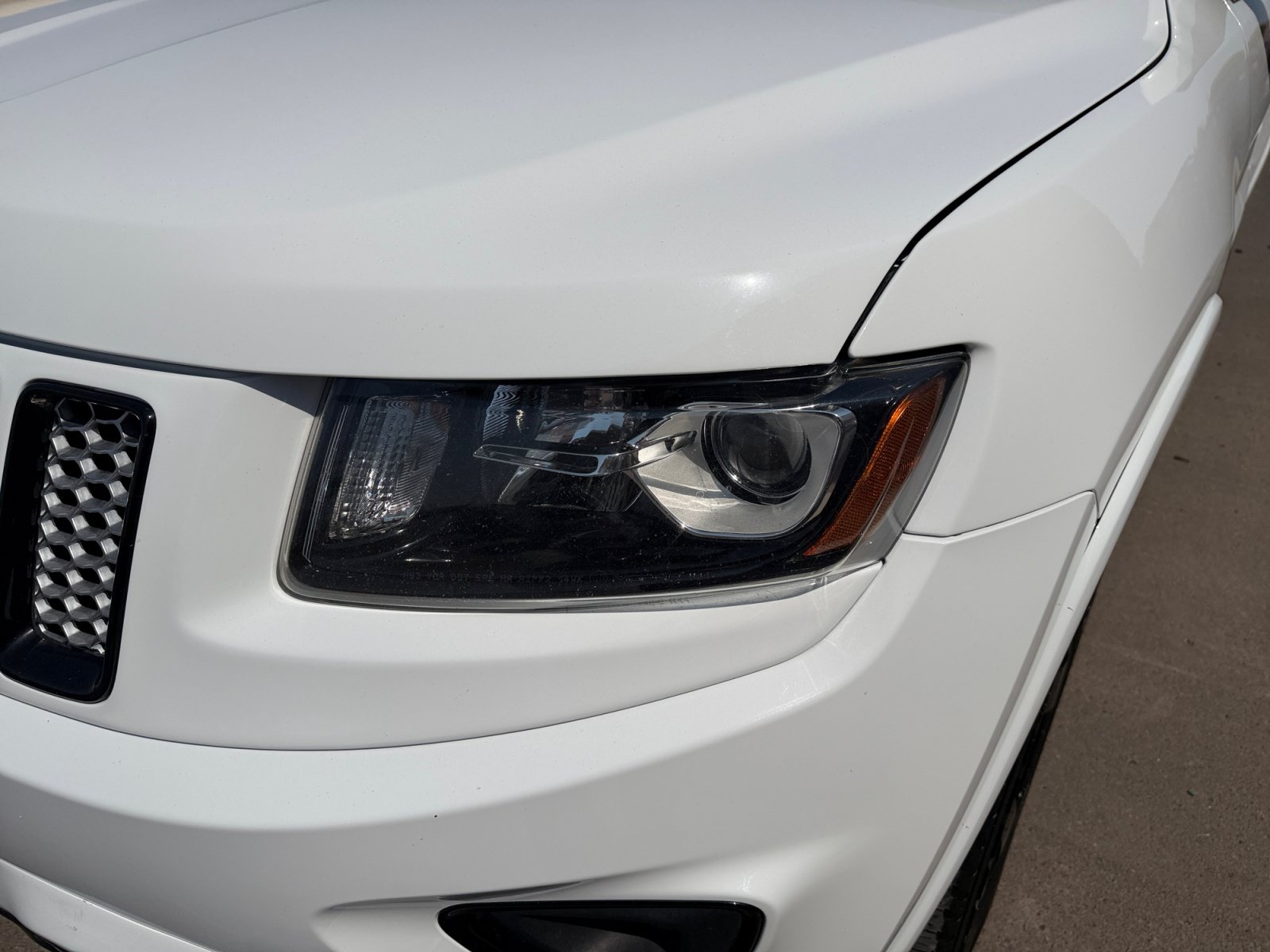 Used 2015 Jeep Grand Cherokee Altitude RWD image 9