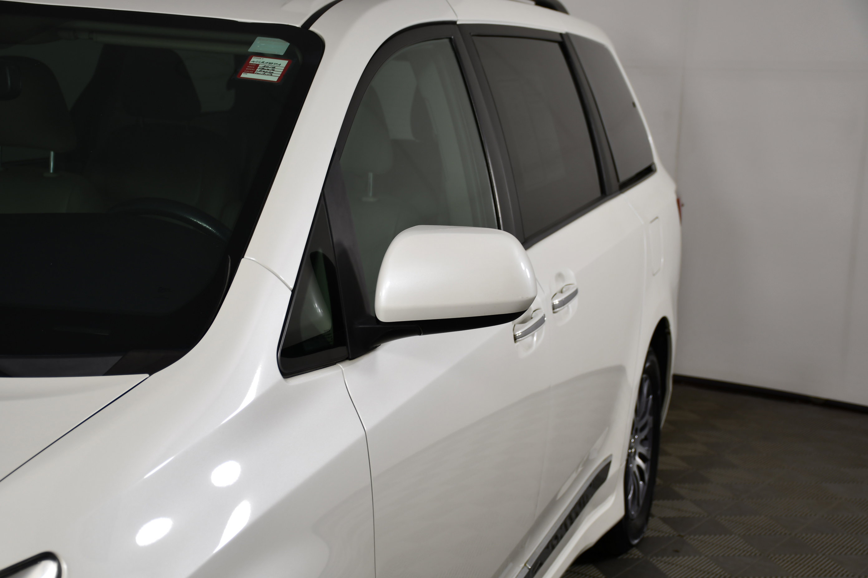 Used 2018 Toyota Sienna XLE FWD image 13