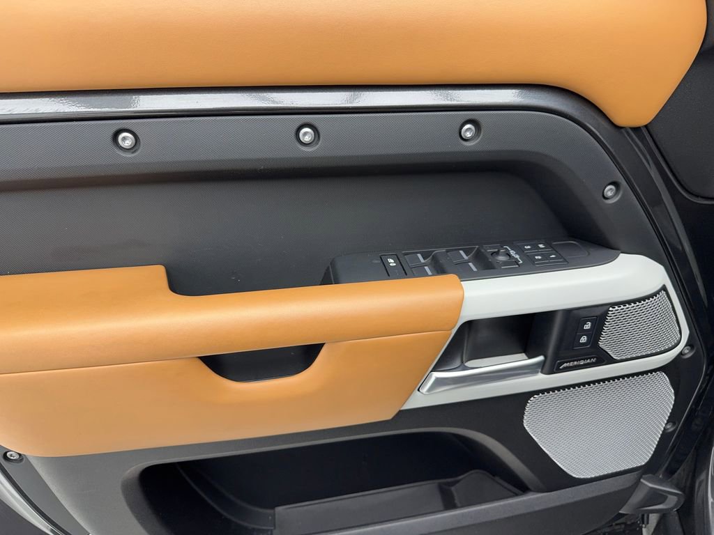 Used 2023 Land Rover Defender 130 First Edition image 35