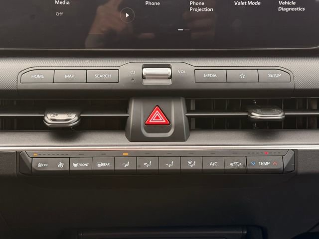 Used 2025 Kia K4 LXS image 33