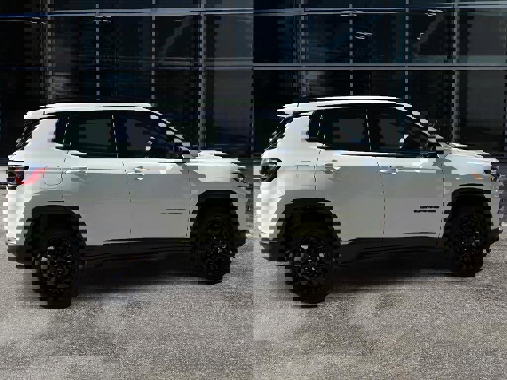 New 2026 Jeep Compass Latitude image 8