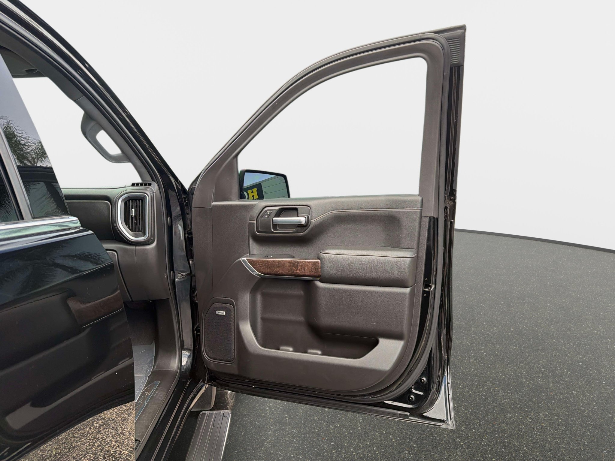 Used 2021 GMC Sierra 1500 Denali w/ Denali Ultimate Package AWD/4WD image 18