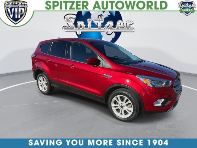 Used 2017 Ford Escape SE w/ SE Cold Weather Package AWD/4WD image 3