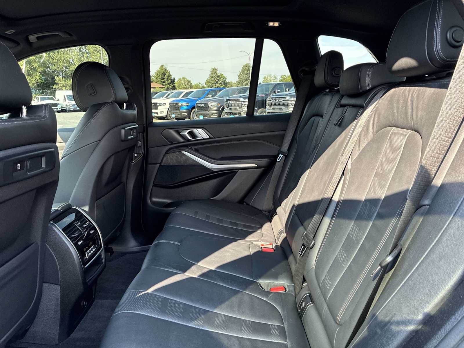 Used 2019 BMW X5 xDrive40i AWD/4WD image 25