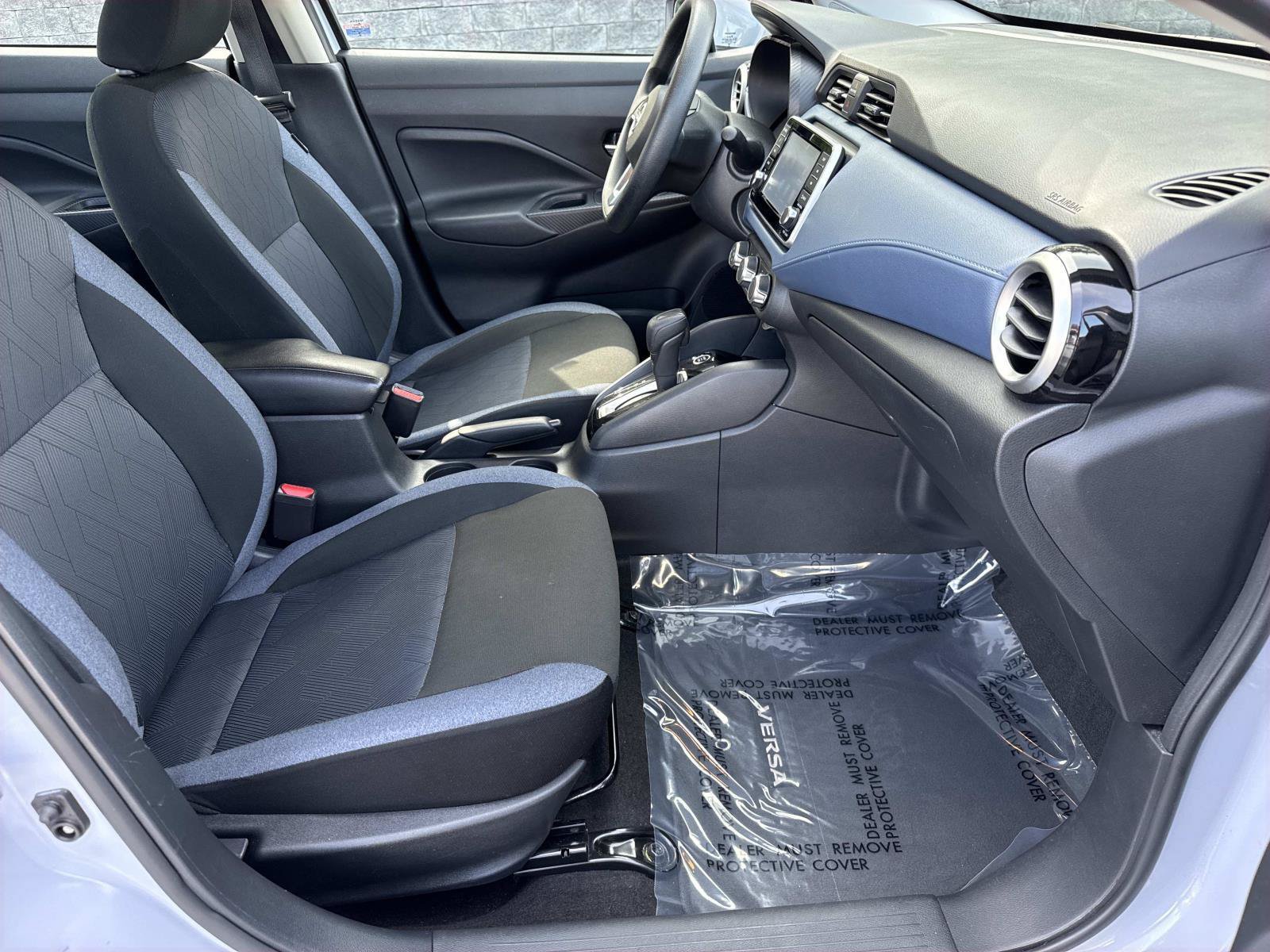 Used 2025 Nissan Versa SV FWD image 25