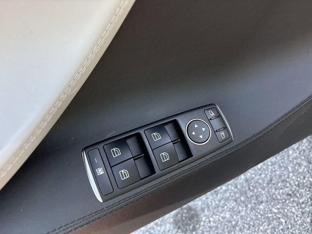 Used 2013 Tesla Model S RWD image 23