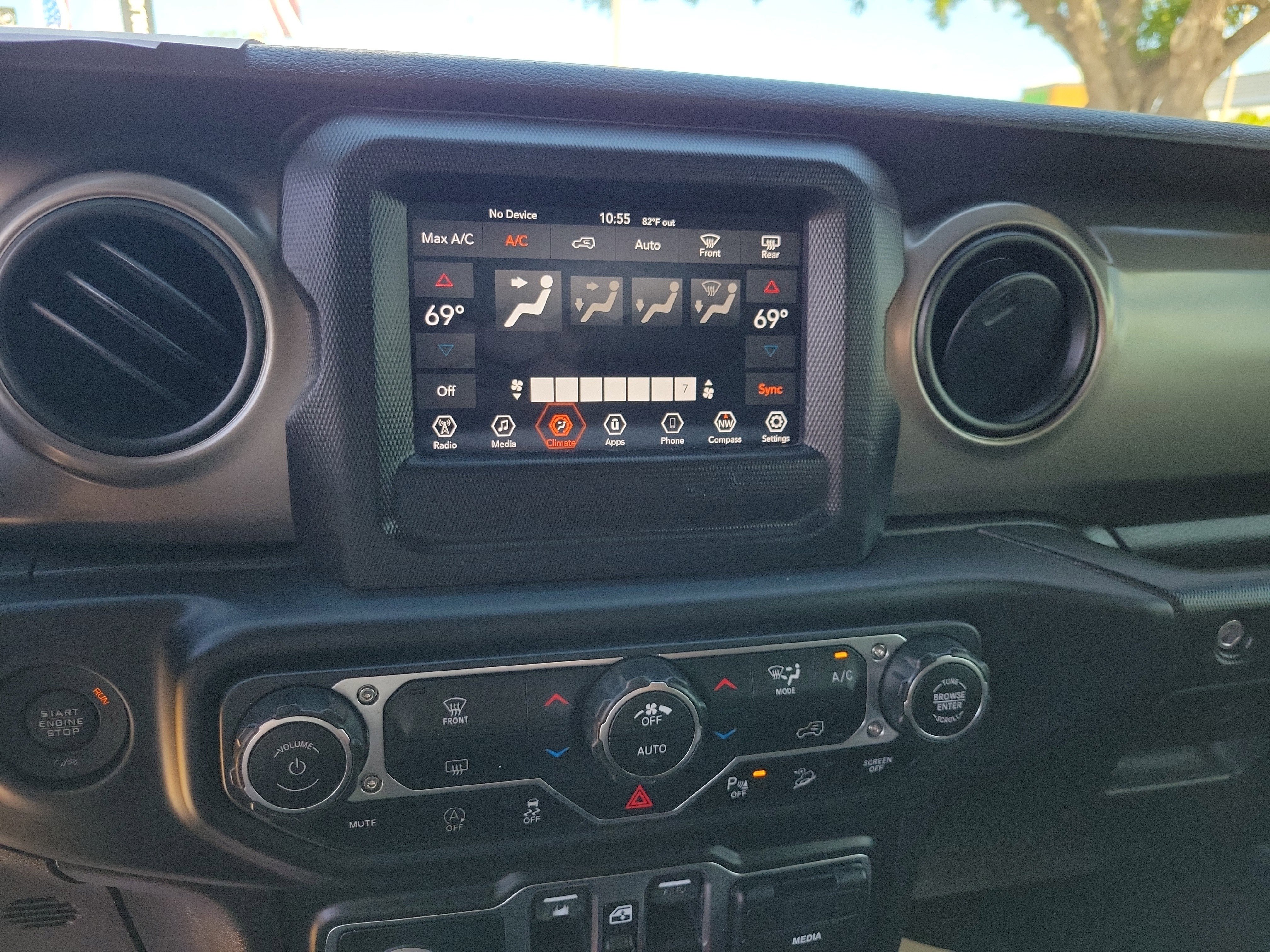 Used 2018 Jeep Wrangler Unlimited Sport S AWD/4WD image 22