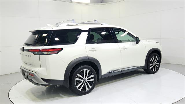 Certified 2023 Nissan Pathfinder Platinum FWD image 8