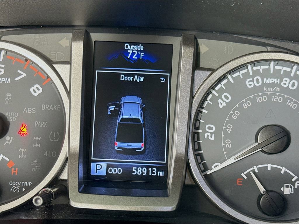 Used 2022 Toyota Tacoma SR5 RWD image 15