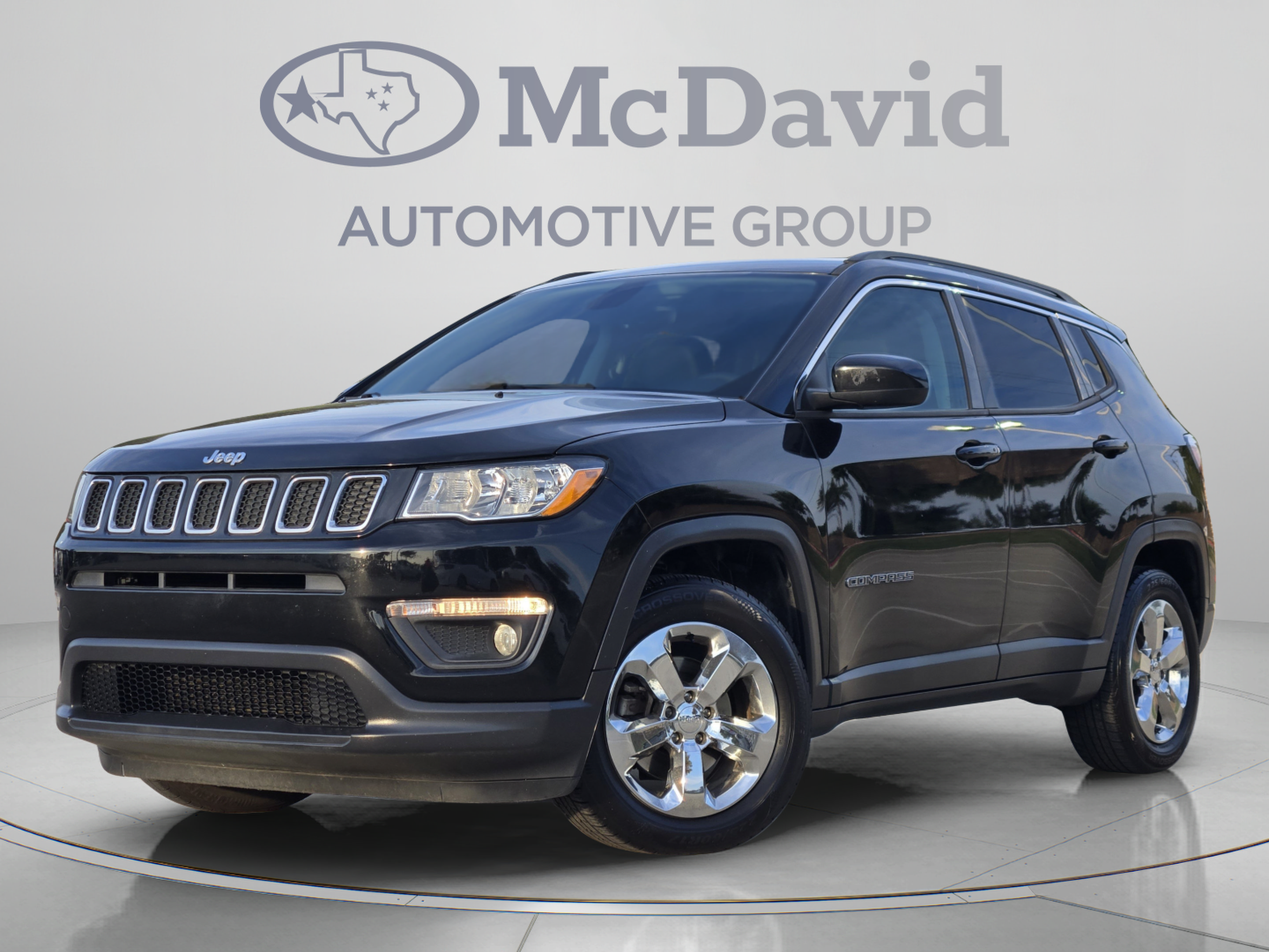Used 2018 Jeep Compass Latitude FWD image 1