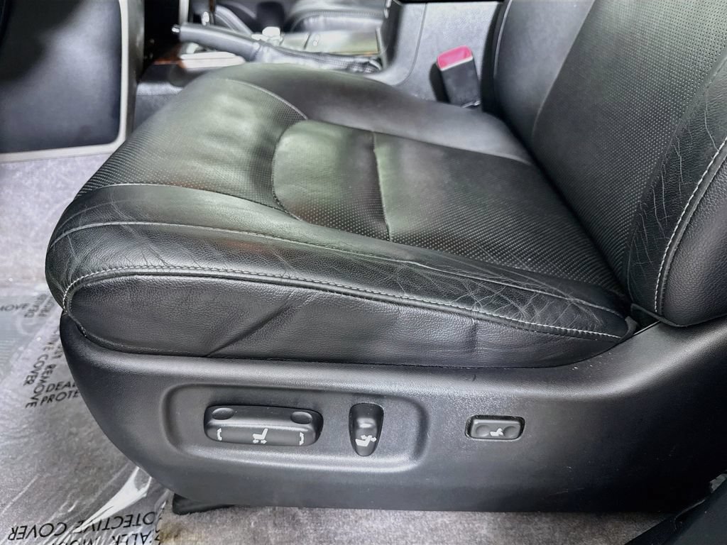 Used 2013 Toyota Land Cruiser AWD/4WD image 25