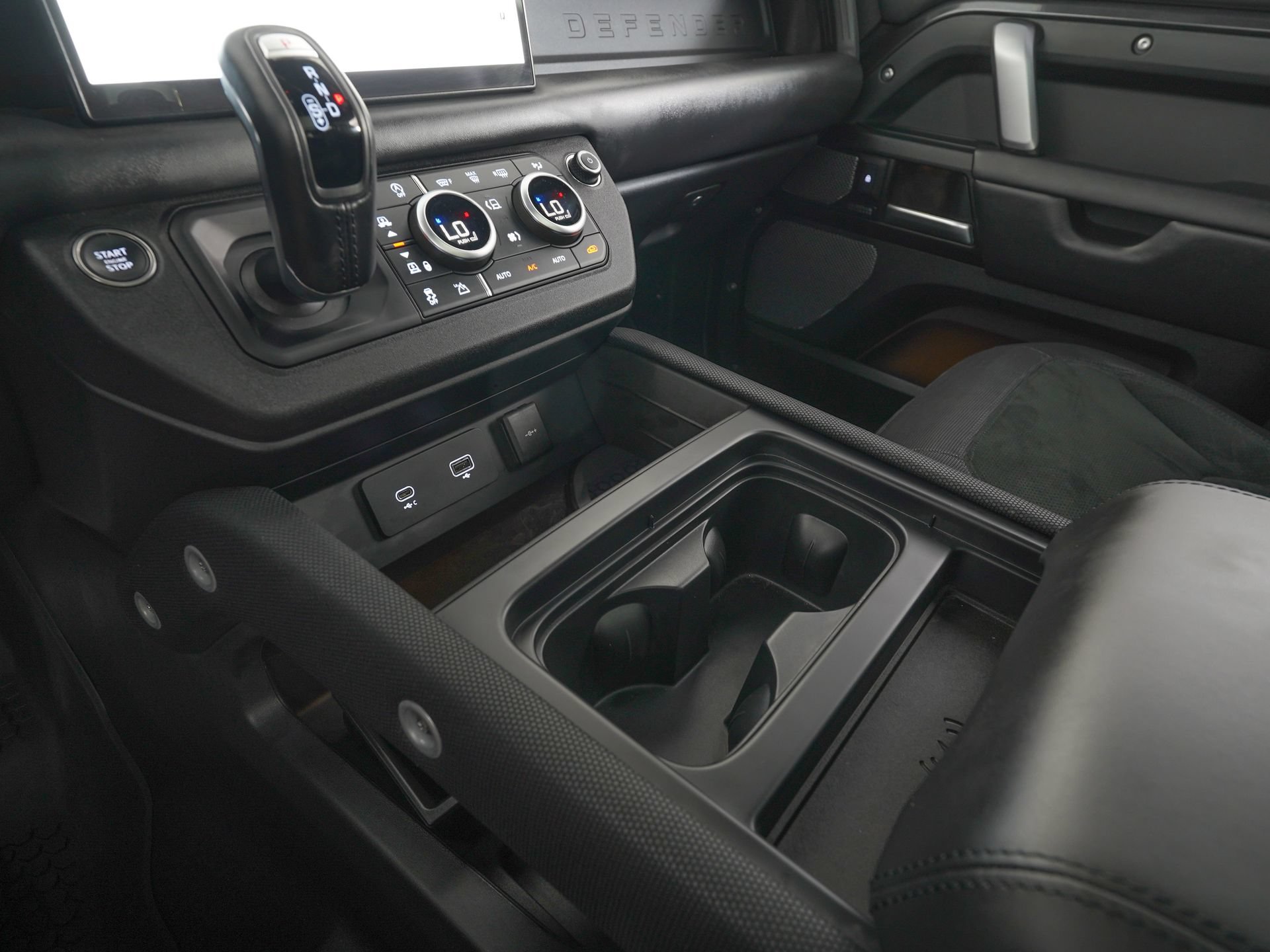 Used 2024 Land Rover Defender 90 Carpathian Edition AWD/4WD image 20