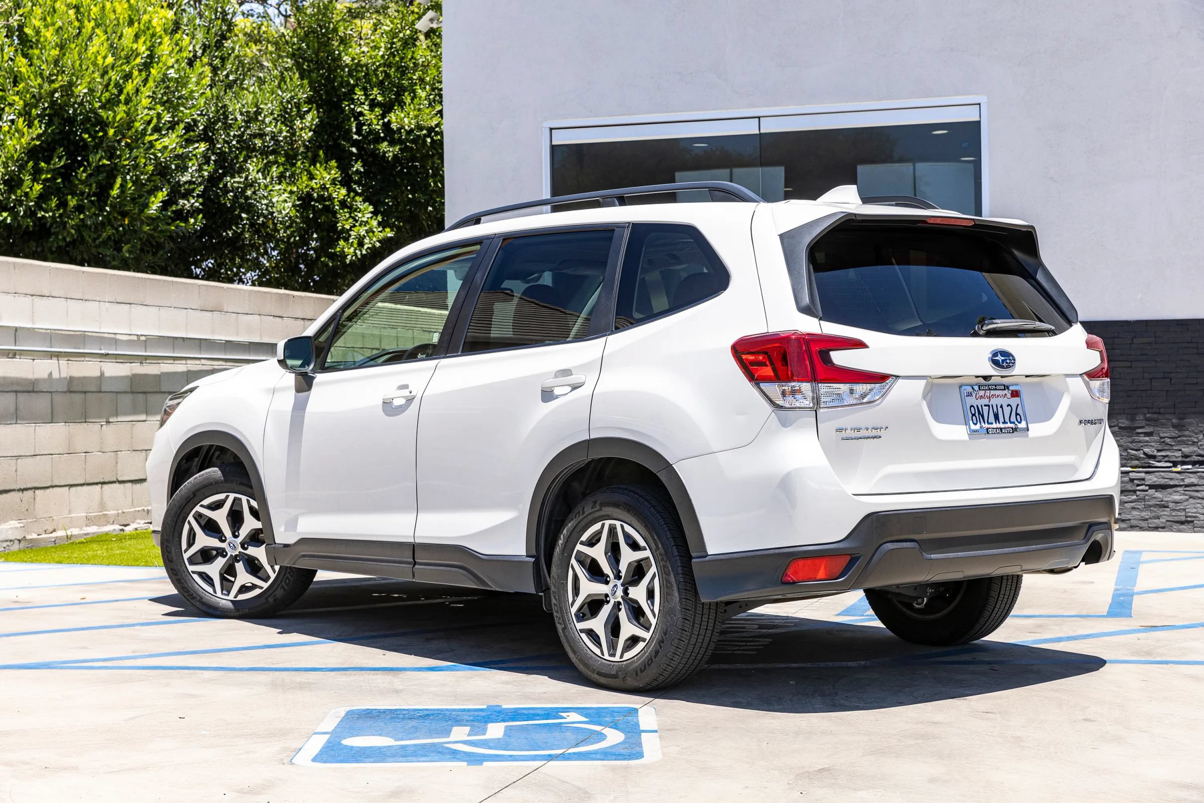 Used 2020 Subaru Forester Premium AWD/4WD image 10