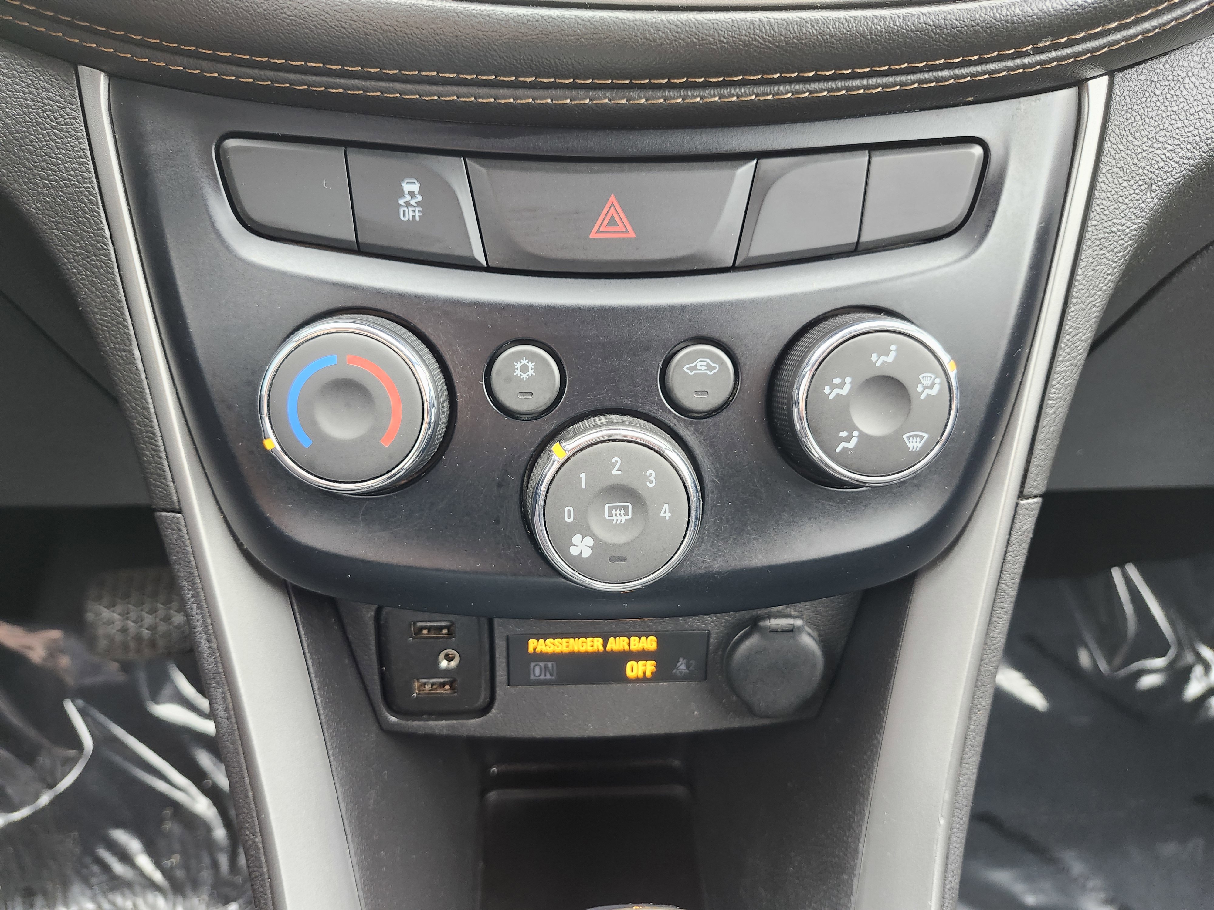 Used 2020 Chevrolet Trax LT w/ Driver Confidence Package image 32