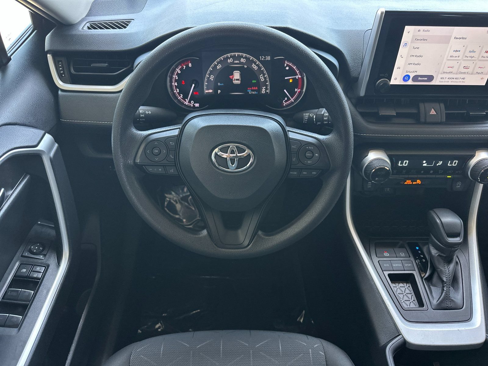 Used 2024 Toyota RAV4 XLE FWD image 13