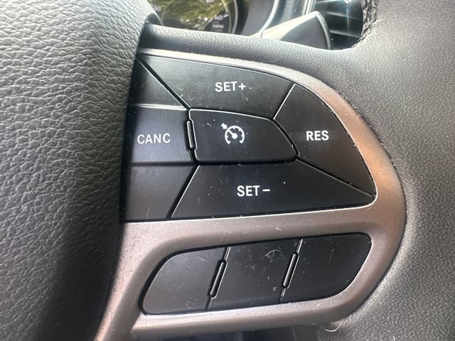 Used 2022 Jeep Cherokee Latitude Lux w/ Sun & Sound Group AWD/4WD image 31