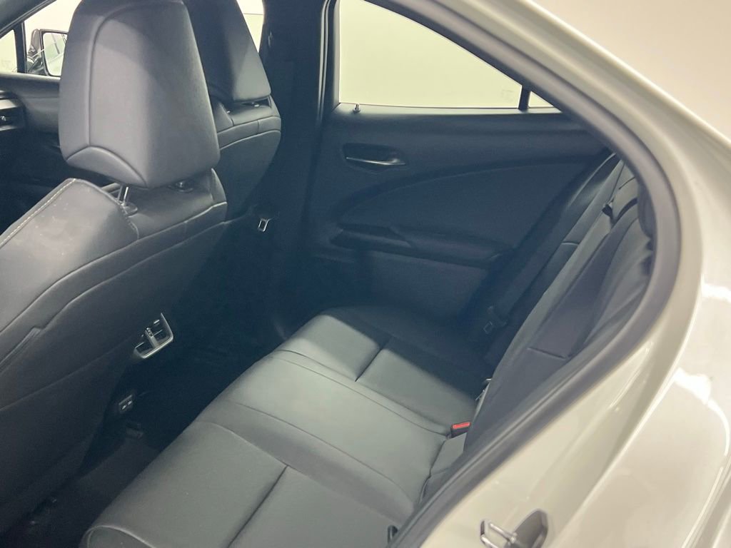 Used 2022 Lexus UX 200 w/ Accessory Package (Z1) FWD image 10
