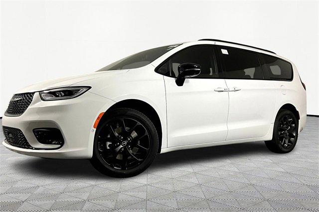 New 2026 Chrysler Pacifica Limited video 1