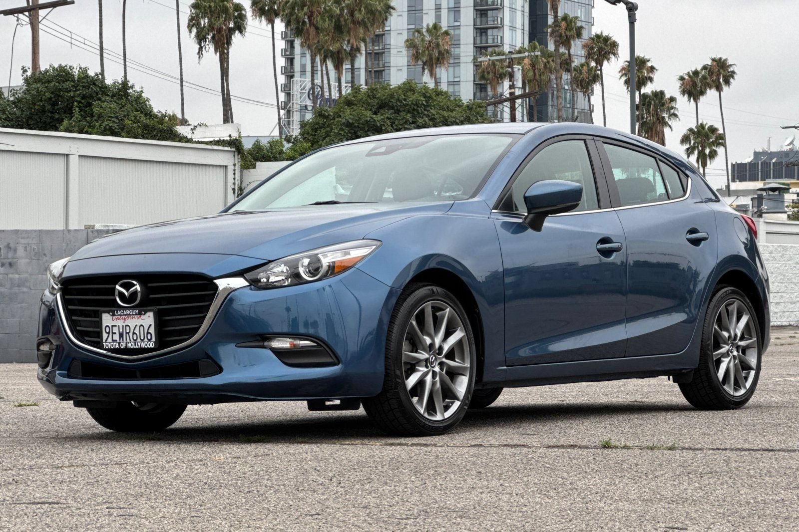 Used 2018 MAZDA MAZDA3 Touring FWD image 8