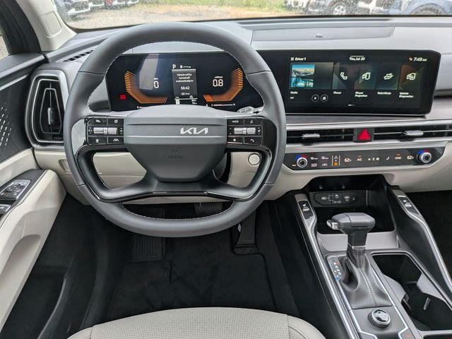 New 2026 Kia Sorento S FWD image 16