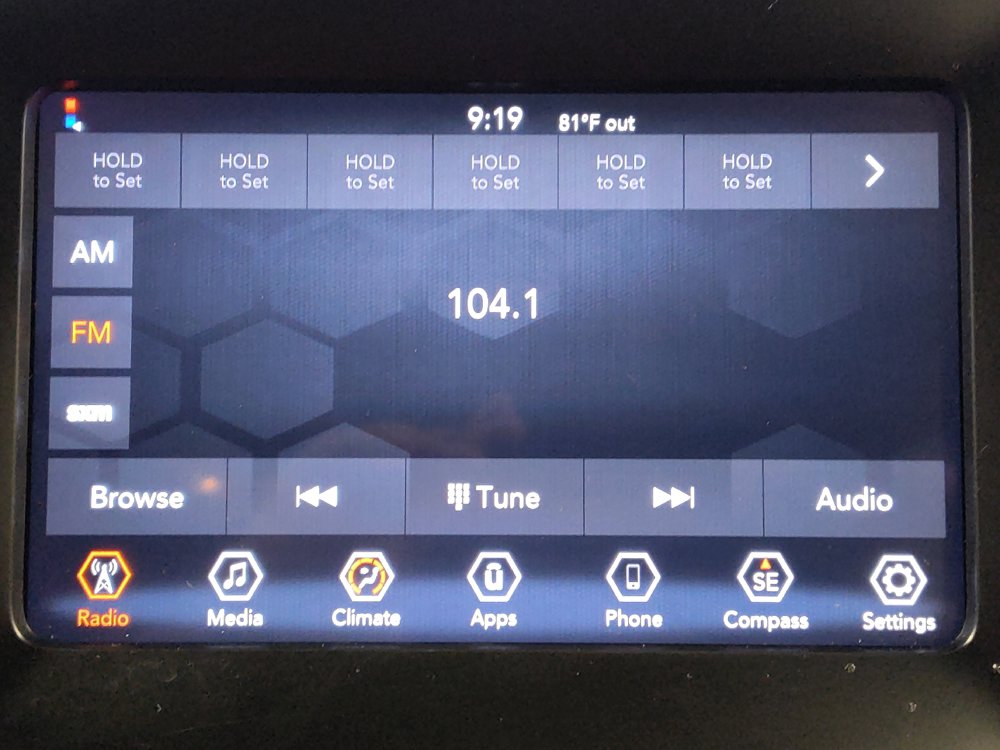 Used 2019 Jeep Cherokee Latitude Plus FWD image 25