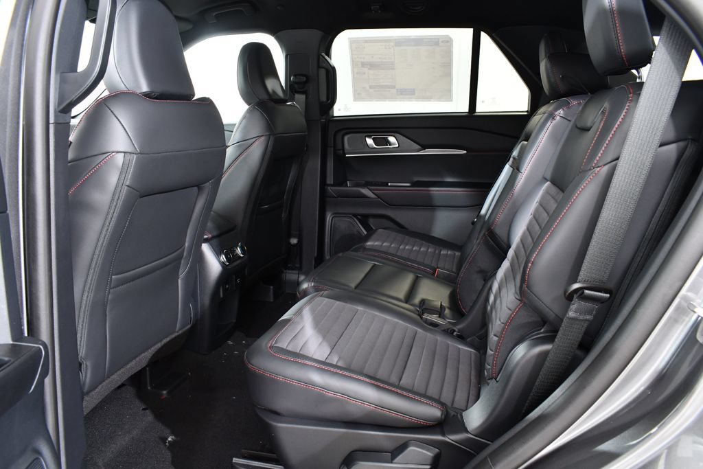 New 2026 Ford Explorer ST-Line w/ ST-Line Street Pack AWD/4WD image 16
