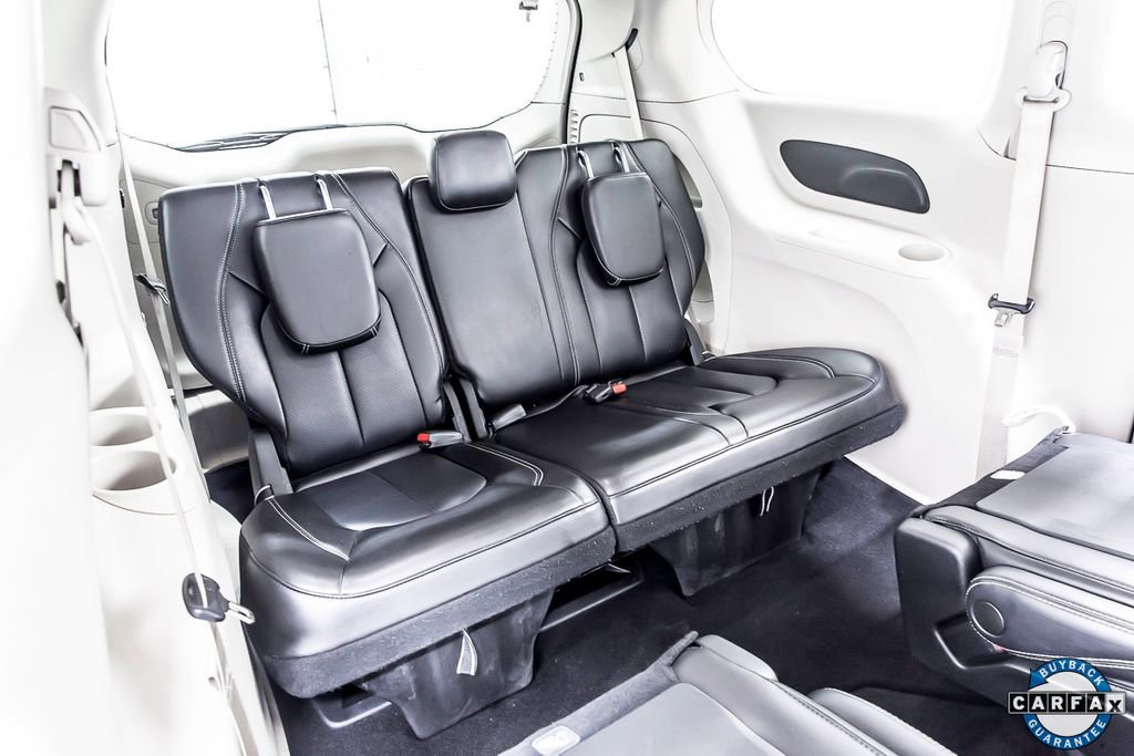 Used 2023 Chrysler Pacifica Touring-L image 34