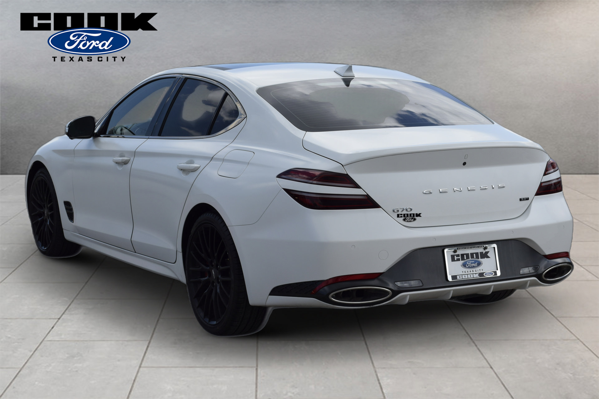 Used 2022 Genesis G70 3.3T Launch Edition RWD image 4