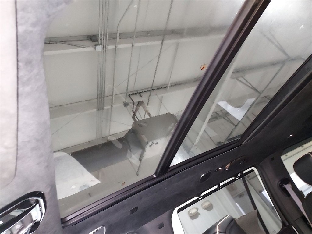 New 2024 Jeep Grand Wagoneer L Series III w/ HD Trailer Tow Package image 27