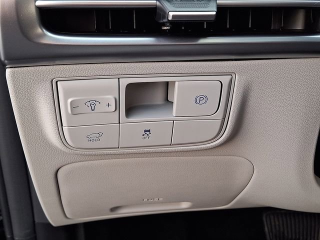 Used 2025 Hyundai Tucson Limited image 24