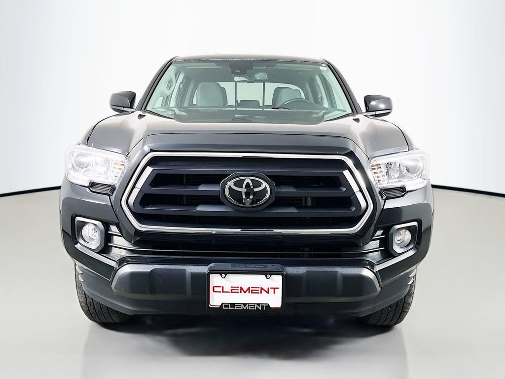 Used 2022 Toyota Tacoma SR5 AWD/4WD image 3