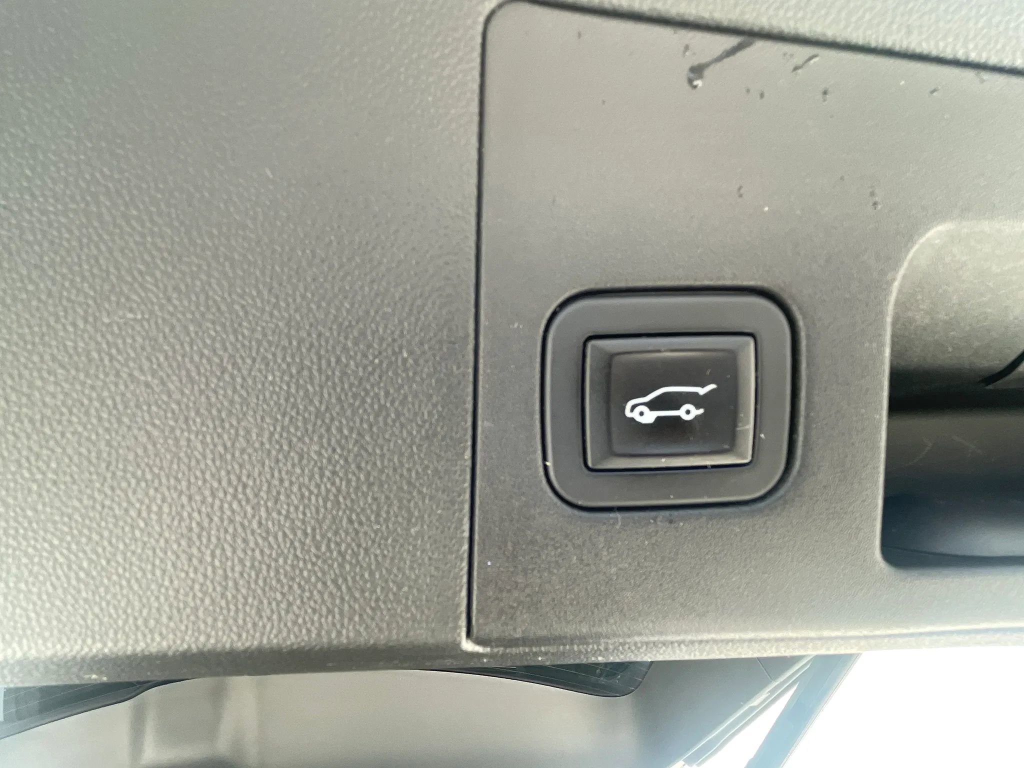 Used 2017 Cadillac XT5 Luxury w/ Driver Awareness Package FWD image 32