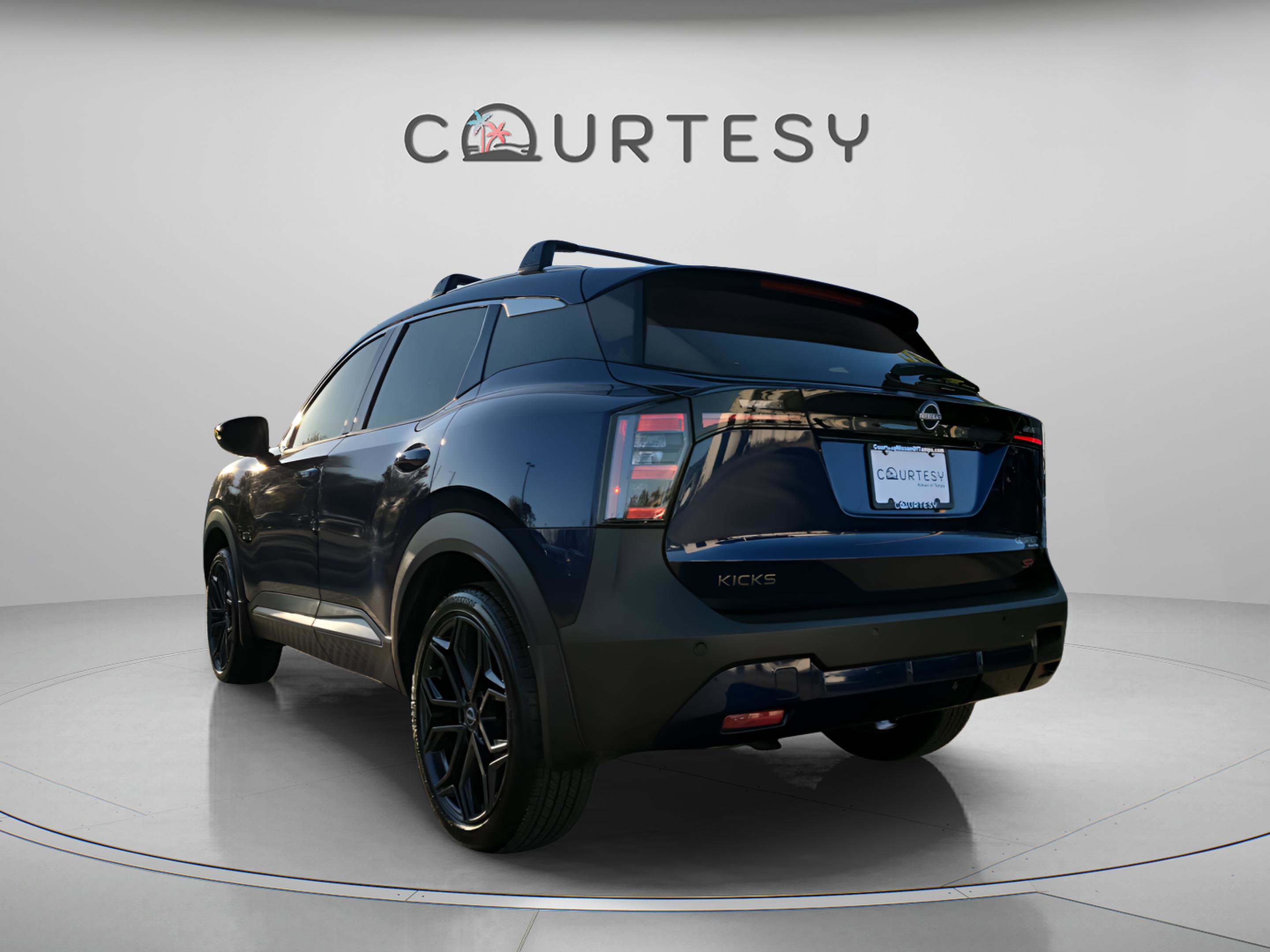 Certified 2025 Nissan Kicks SR image 2