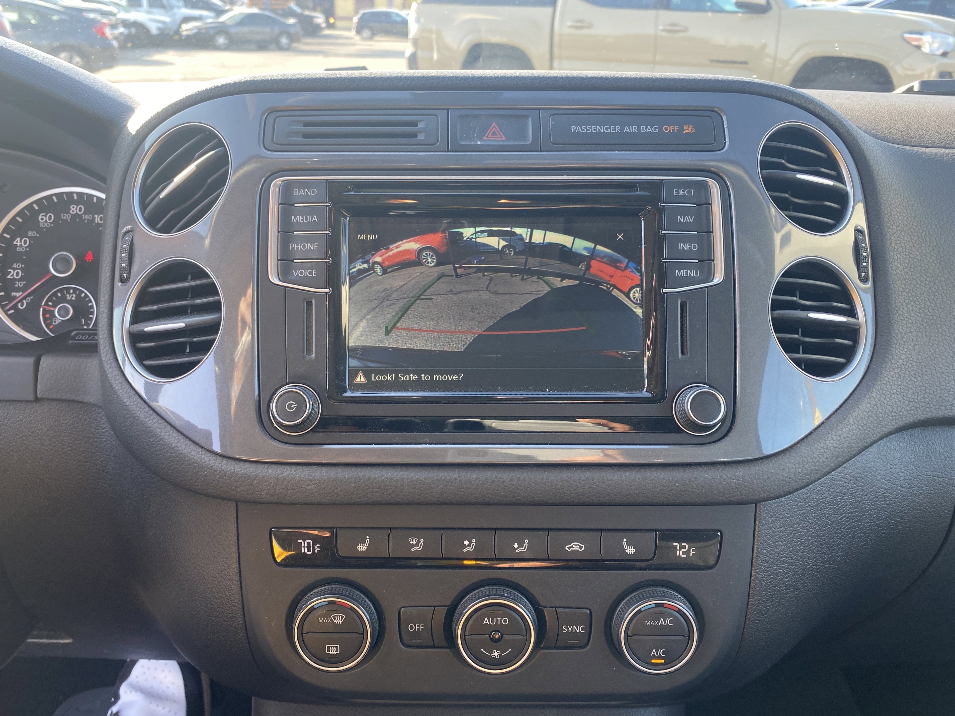 Used 2017 Volkswagen Tiguan Sport image 9