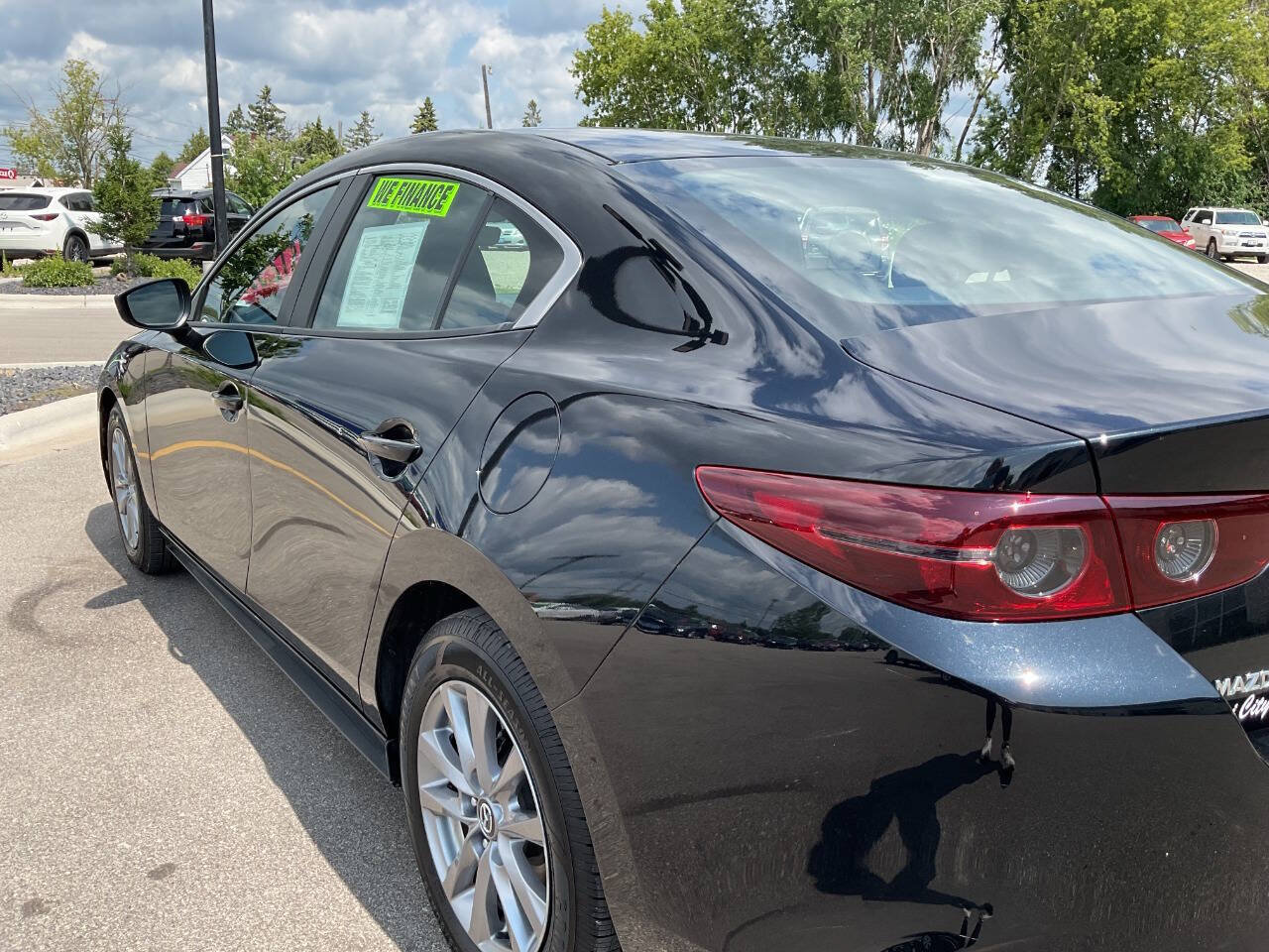 Used 2020 MAZDA MAZDA3 Sedan FWD image 5