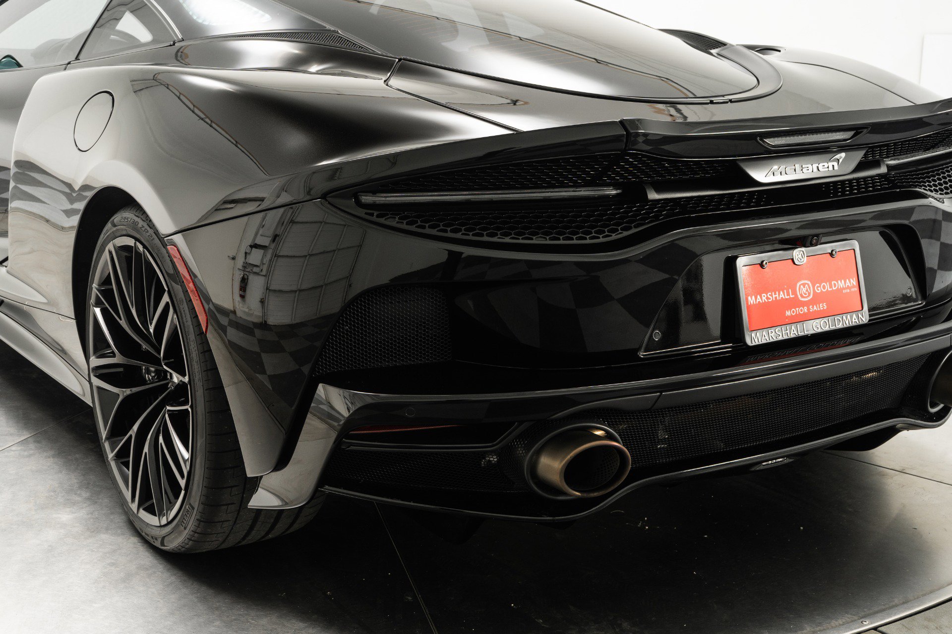 Used 2022 McLaren GT image 33