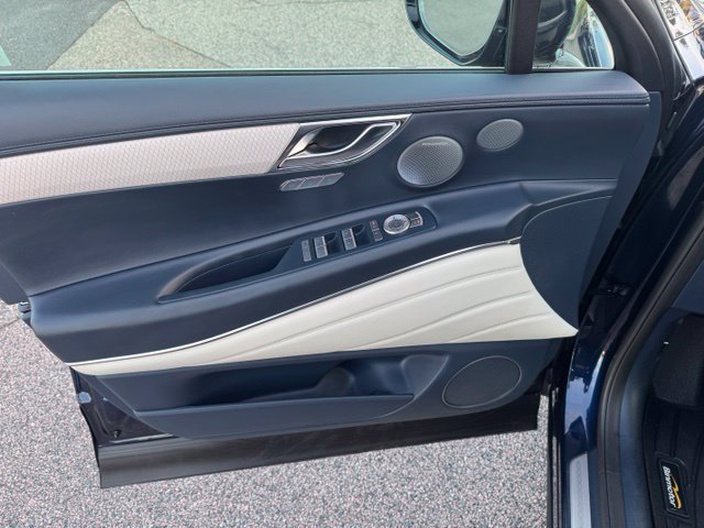 Certified 2025 Genesis GV80 3.5T Prestige AWD/4WD image 19