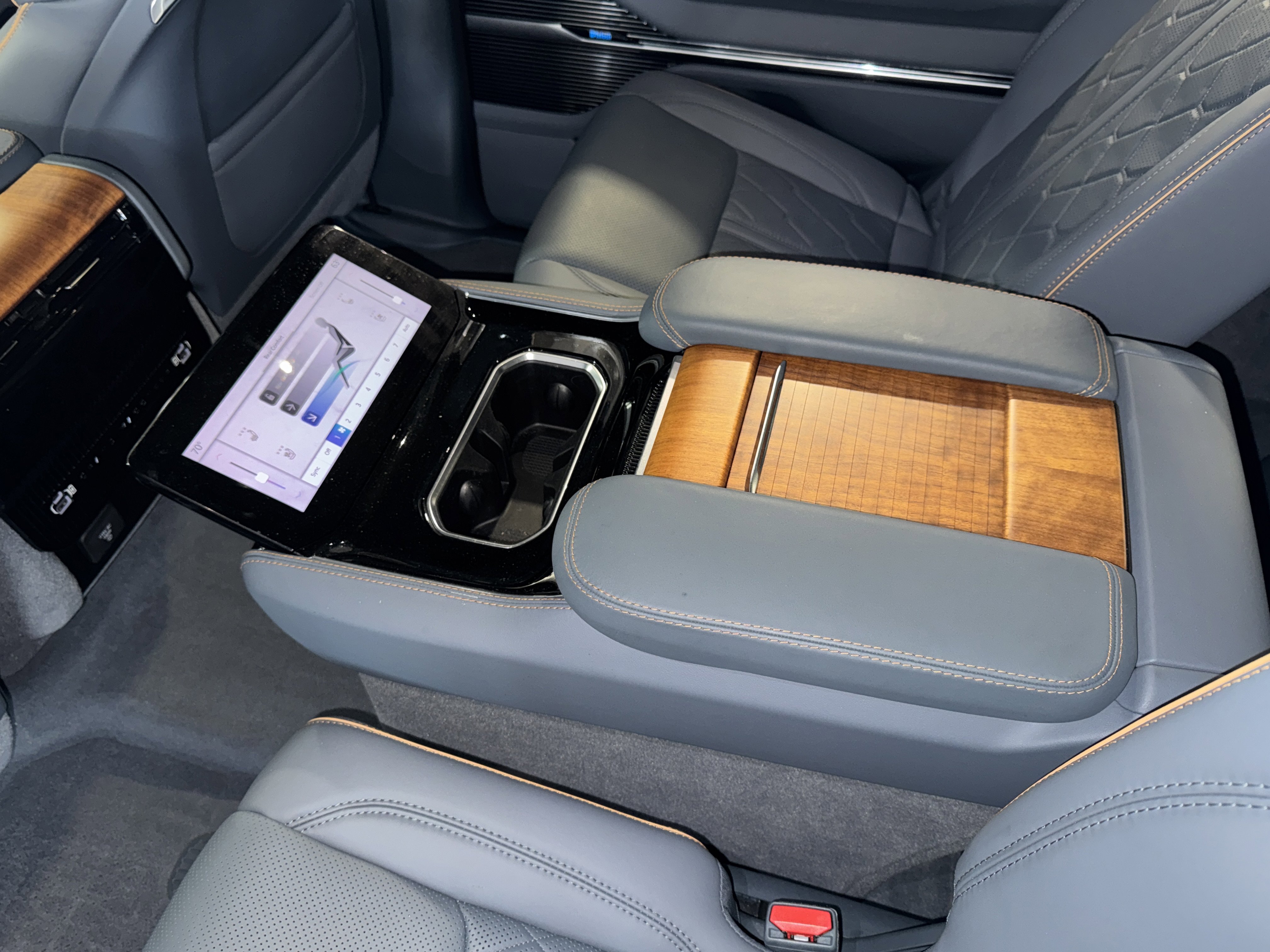 Used 2023 Jeep Grand Wagoneer Series III image 16