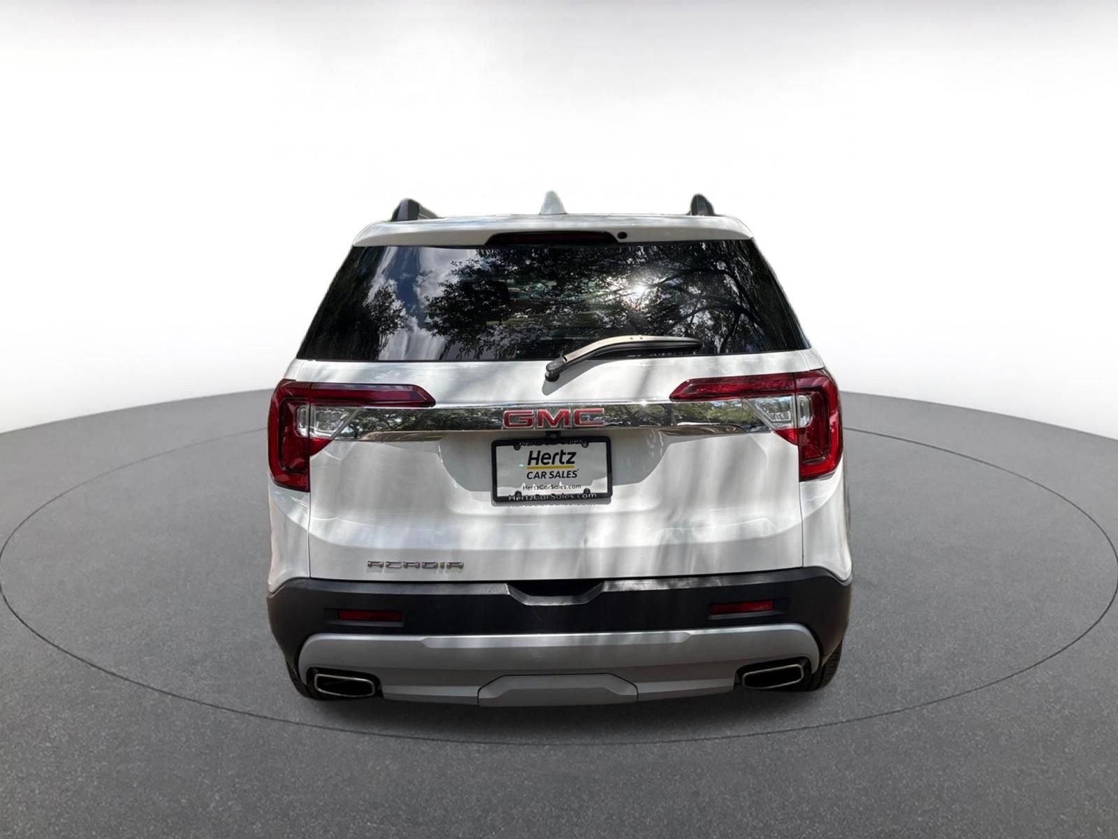 Used 2023 GMC Acadia SLT FWD image 6