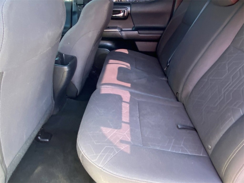 Certified 2017 Toyota Tacoma TRD Off-Road image 18