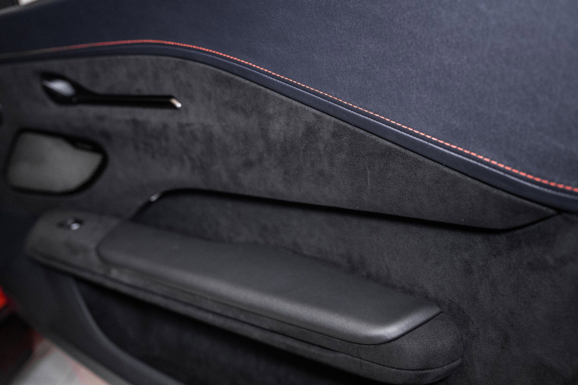 Used 2025 Aston Martin V8 Vantage Coupe image 39