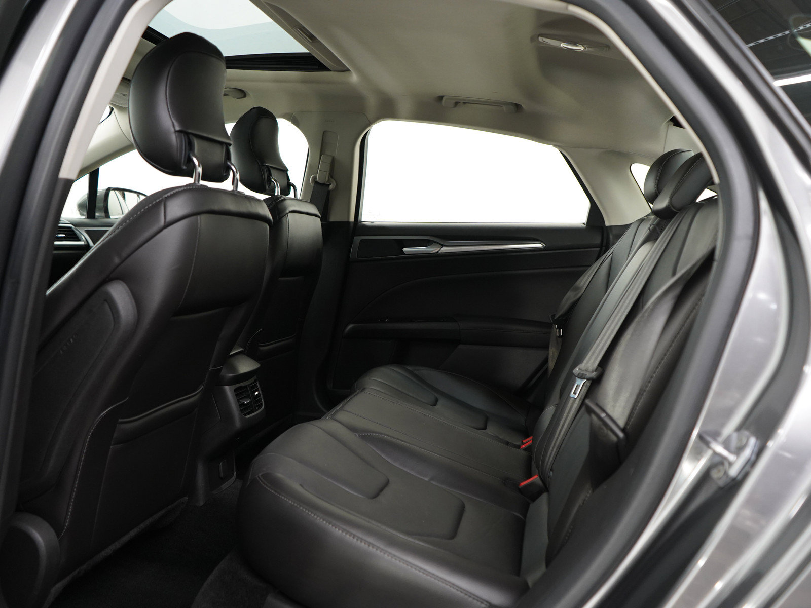 Used 2014 Ford Fusion Titanium FWD image 16