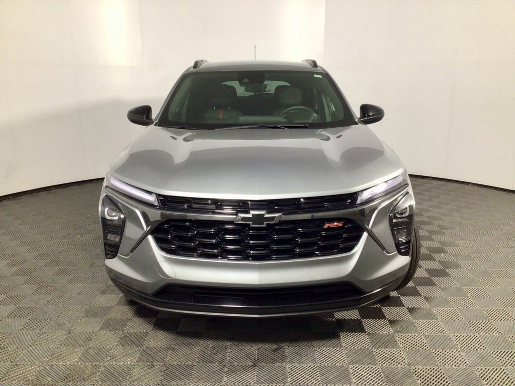 Used 2025 Chevrolet Trax RS image 4