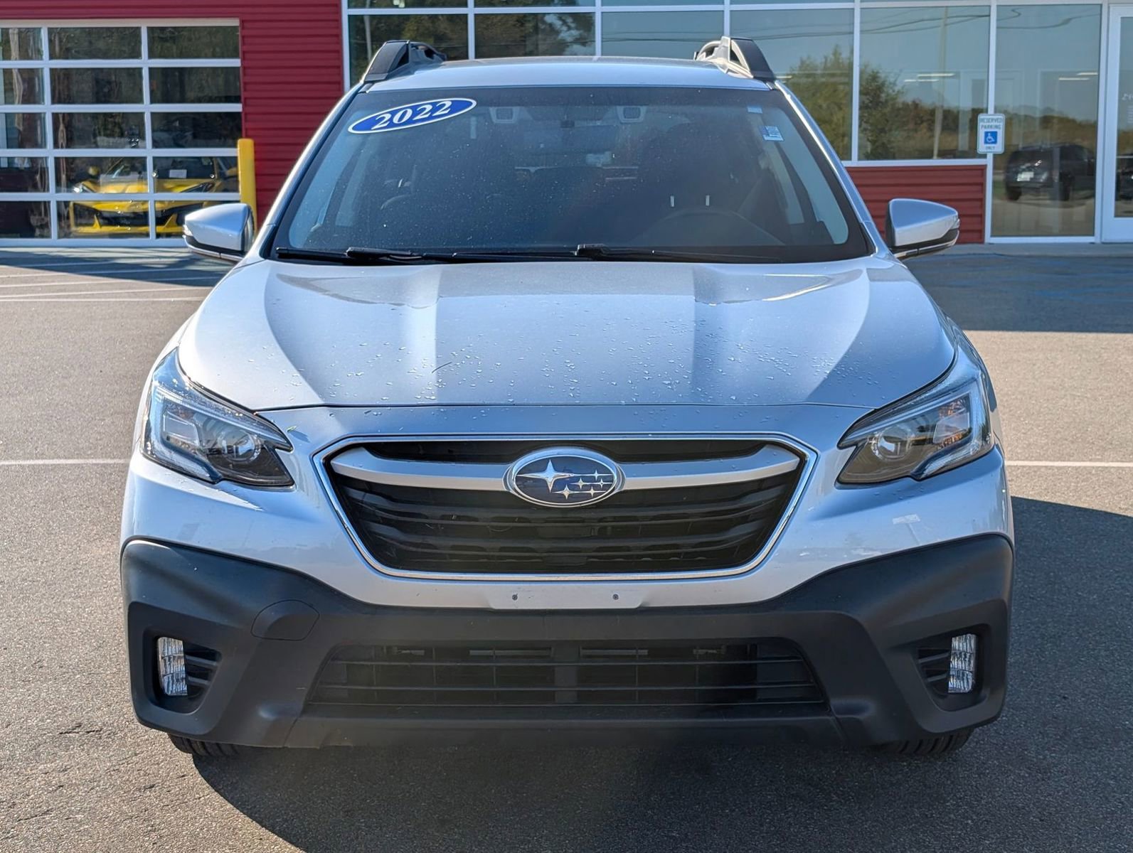 Used 2022 Subaru Outback Premium image 2