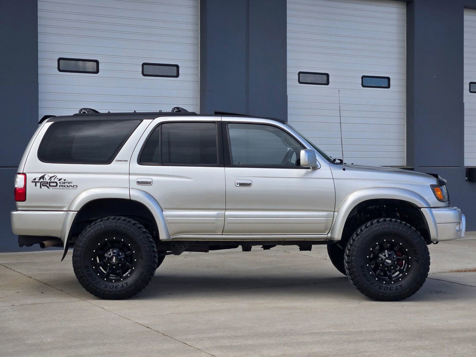 Used 1999 Toyota 4Runner Limited AWD/4WD image 9
