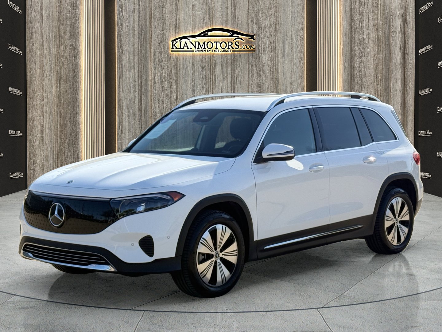 Used 2025 Mercedes-Benz EQB 250+ image 3