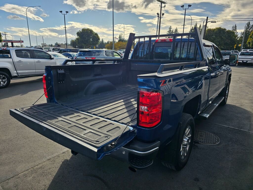 Used 2018 Chevrolet Silverado 3500 LTZ image 16