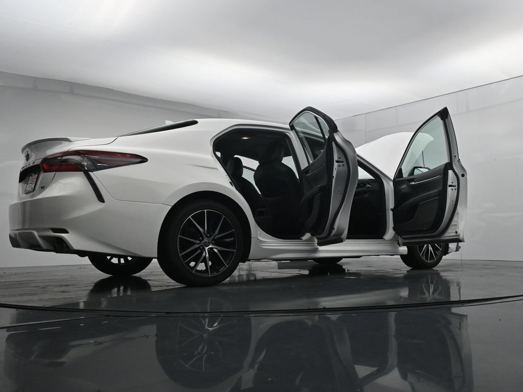 Used 2024 Toyota Camry SE w/ Cold Weather Package FWD image 43